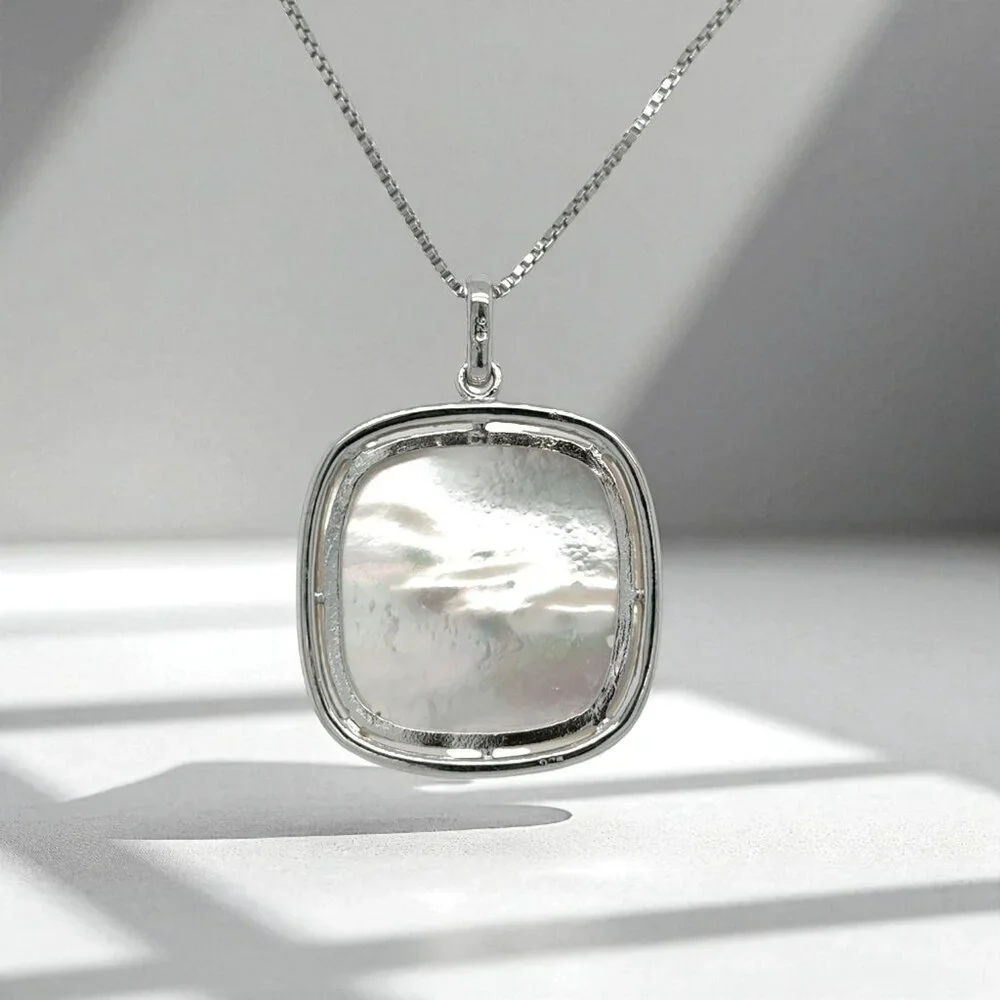 Carved Mother-of-Pearl and CZ Pendant in 925 Sterling Silver - Picture 3 of 3